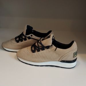 Fendi sneakers. Suede.